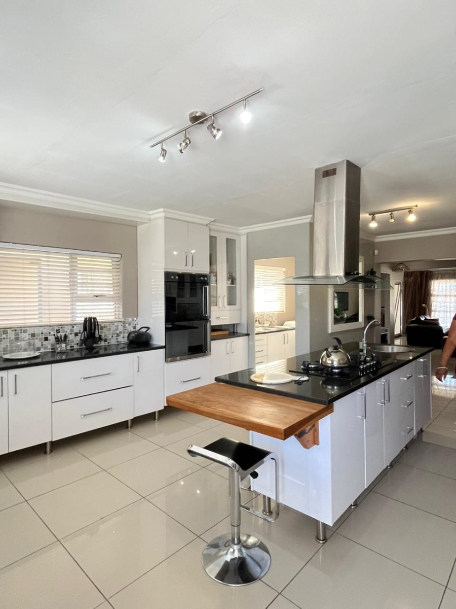 4 Bedroom Property for Sale in Abbotsford Eastern Cape